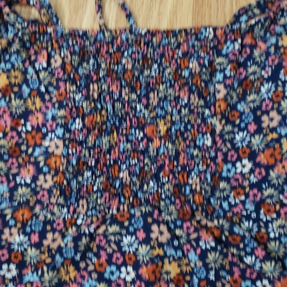 Almost Famous Floral Top - Picture 5 of 6